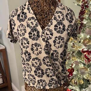 Ann Taylor Factory Black and Cream Floral Crop Top